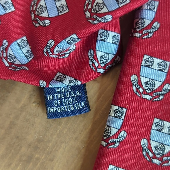 Vineyard Vines Red Pomfret School Crest Tie - Picture 5 of 7